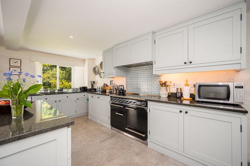 Kitchen- click for photo gallery